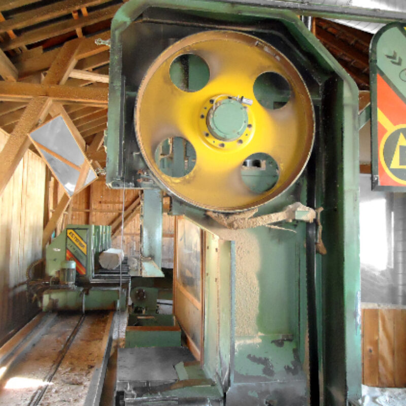 Optimum lubrication of roller bearings